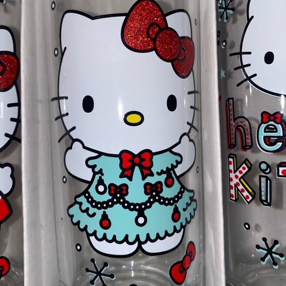 🎄 HELLO KITTY GLASSWARE SET of 4 - Picture 3 of 6